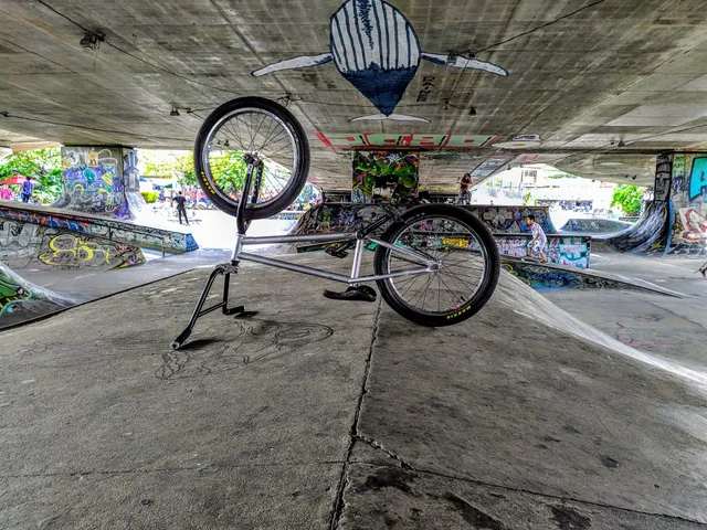 Skatepark Del Puente De La 4 Sur