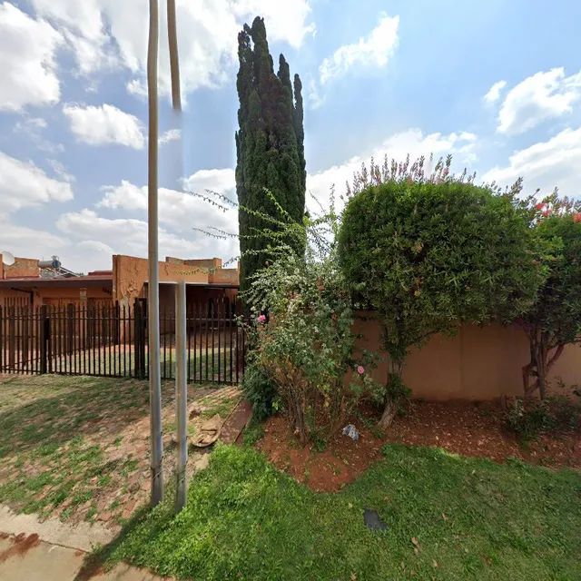 Lenasia Heated Pool and Spa