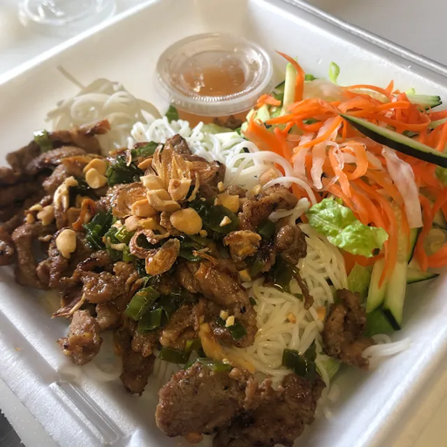 Vietnomz Mobile Cuisine