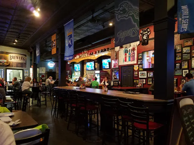Brewer's Sports Bar & Grill