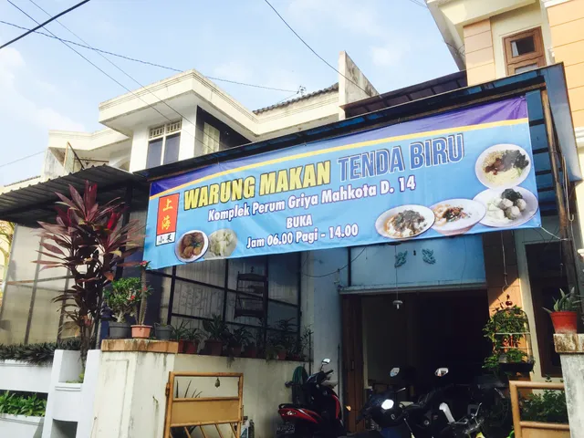 Warung Makan Tenda Biru