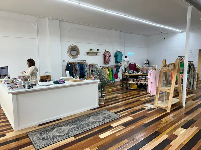 Alice & Agnes Boutique