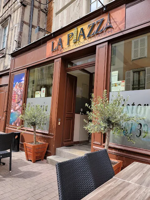 La Piazza