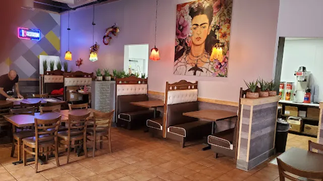 El Molcajete Cantina & Grill