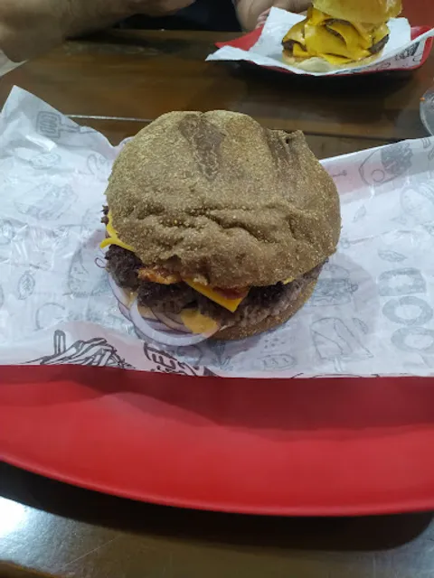 Taurus Burger e Acai
