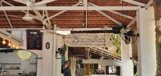 Bacoulos bistro