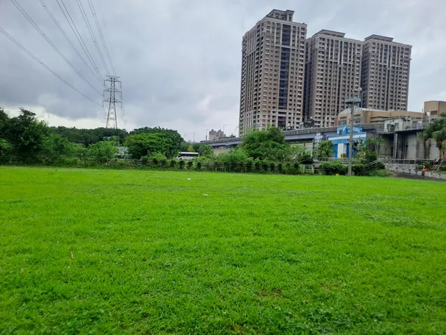 Huanhexilu Riverside Park