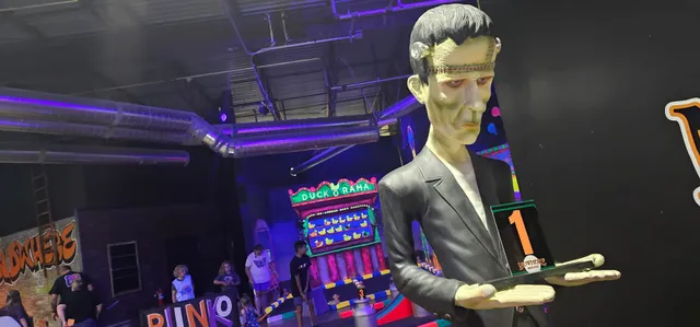 Salem Square Shopping Center