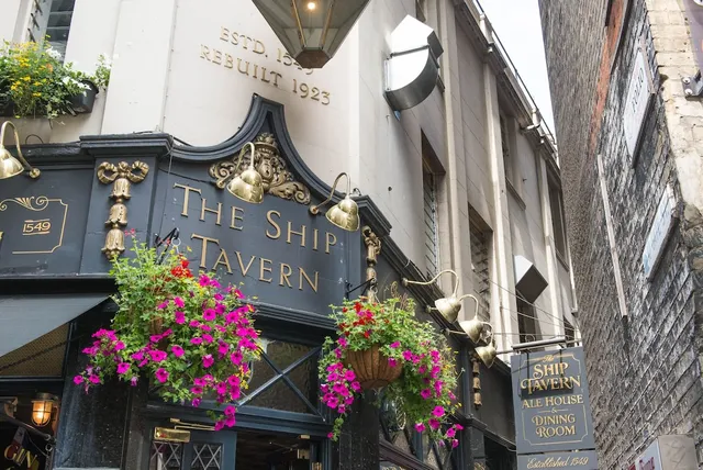 City Living - Virginia House