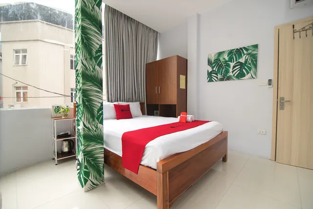 RedDoorz near Truc Bach Lake