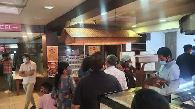 MRA Bakery & Restaurant (Vadakara)