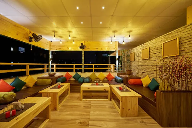 Bistro Cafe & Lounge