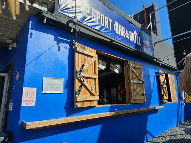 La 42 Sport Bar & Grill