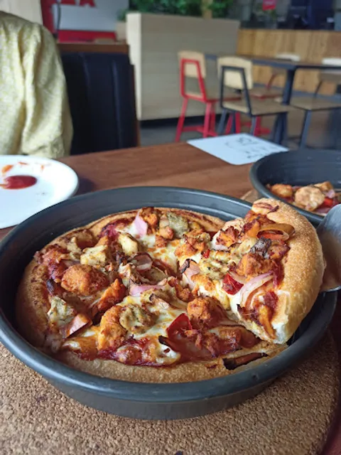 Pizza Hut | Vasai West Malonde, Mumbai