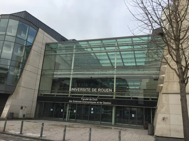 UFR Droit, Économie et Science Politique