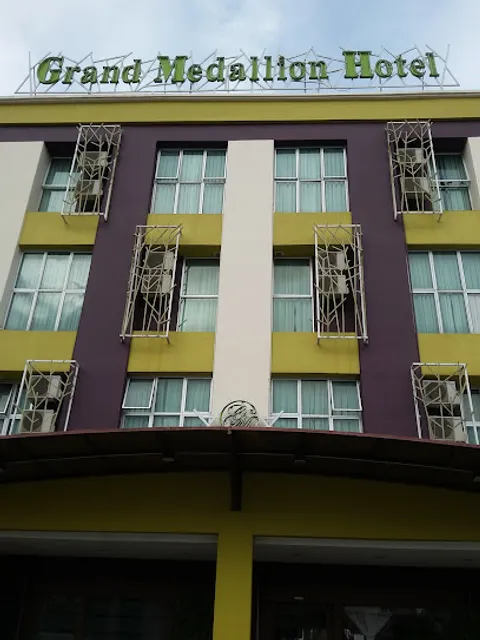 Grand Medallion Hotel