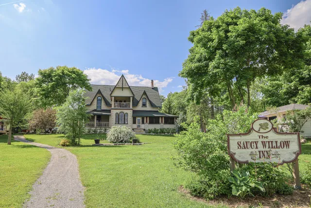 The Saucy Willow Inn & Cottages