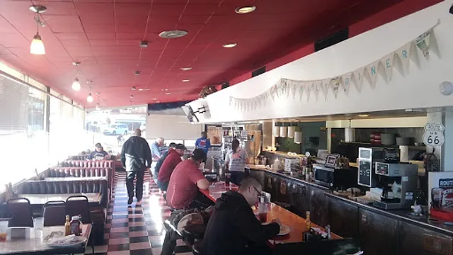 Rutherford's 66 Family Diner