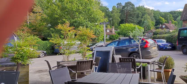 Hurtwood Inn Pub and Restaurant