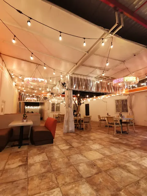 Naranjo’s Juicy Burgers