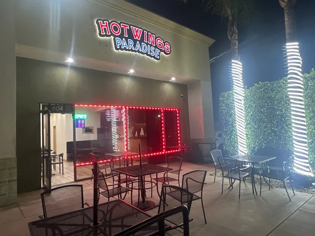 HOT WINGS PARADISE