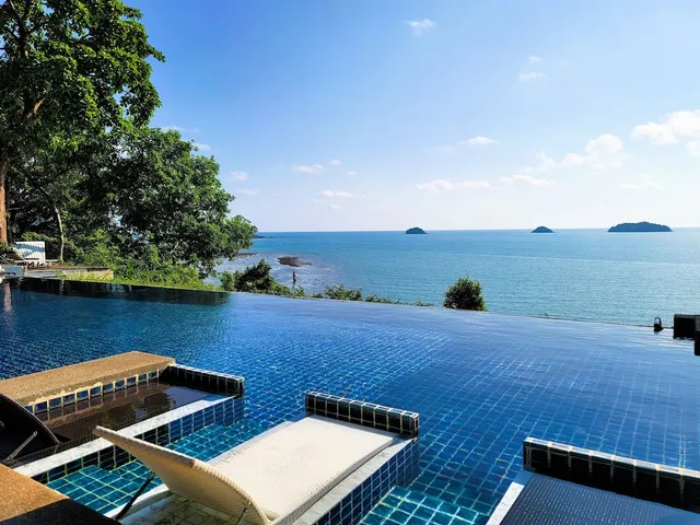 Koh Chang Cliff Beach Resort