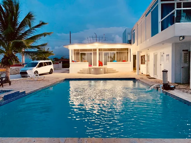 Ventana al Atlantico at 681 Ocean Drive