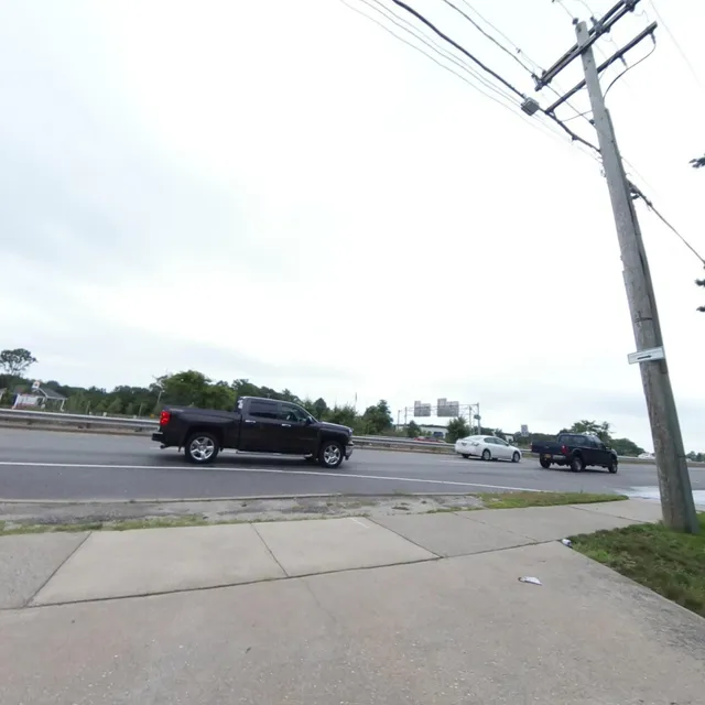 Fortunoff Backyard Store