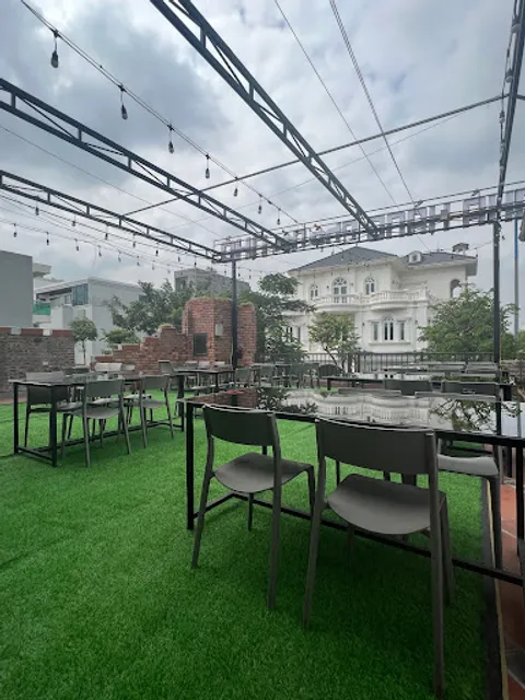 Nhà hàng Phố Nối nhỏ