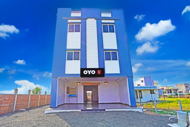 OYO Black Villa