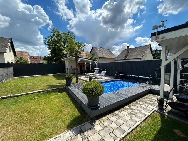 Nemes Apartmanház Tóalmás