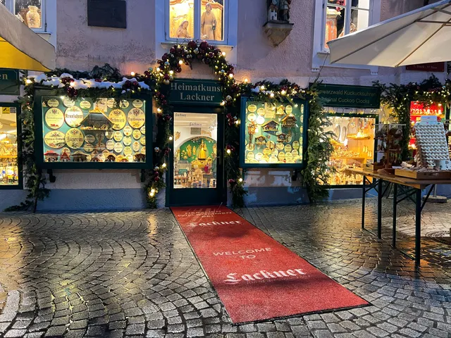 Heimatkunst Lackner - Souvenirs & Cuckoo Clocks