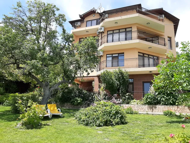 Вила Пролет