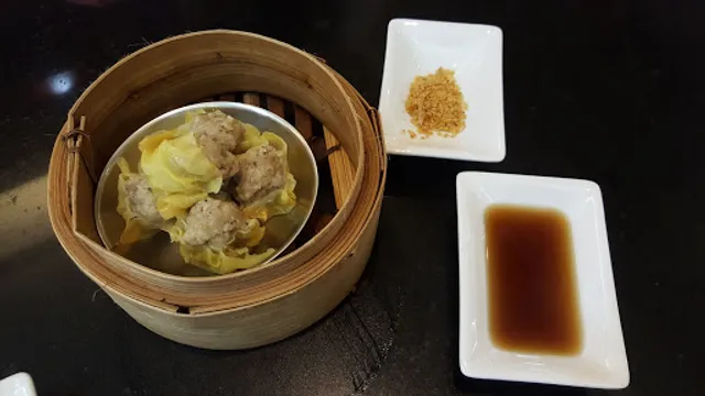 วราภรณ์ ซาลาเปา เอสพลานาด รัชดาภิเษก