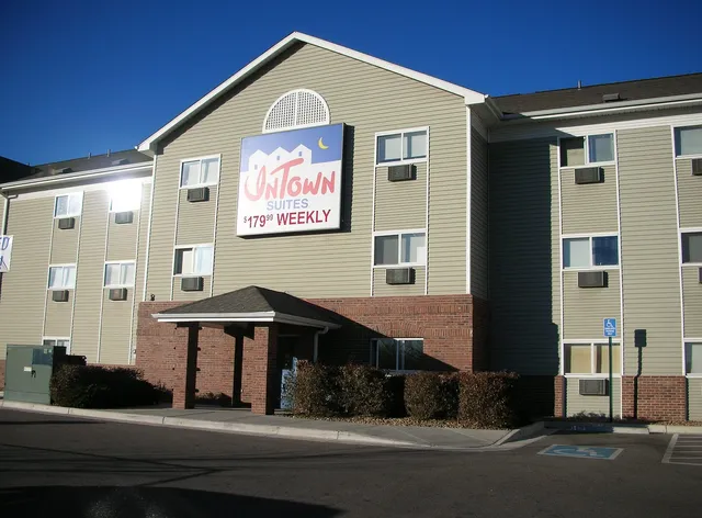 InTown Suites Extended Stay Chicago IL - Elk Grove/O'Hare