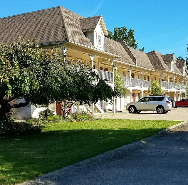 Queen of Diamonds Inn