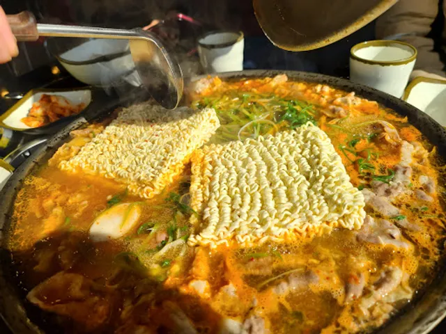 신의주부대찌개 신설동점