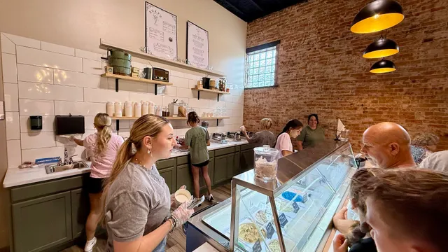 Roxy's Heavenly Scoops