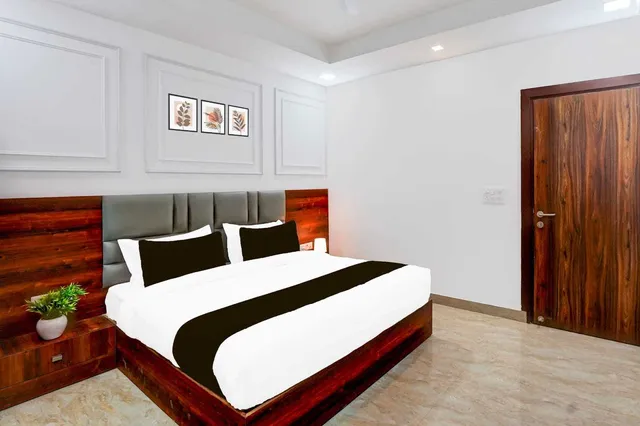 Hotel O The Royal Plaza