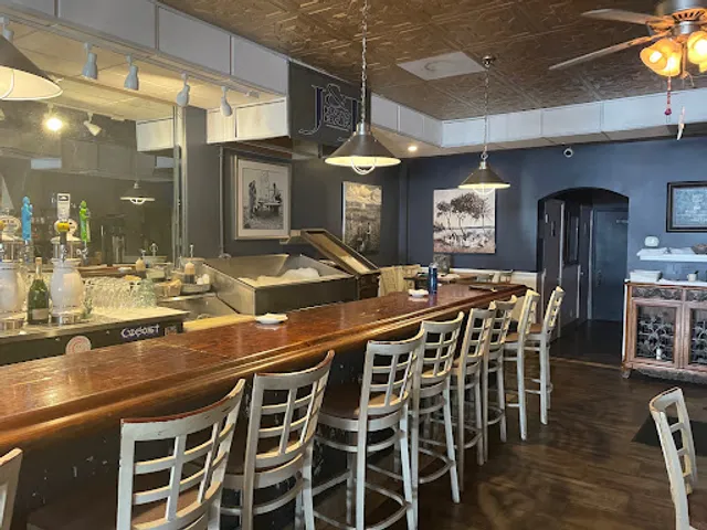 J&J Seafood Bar and Grill