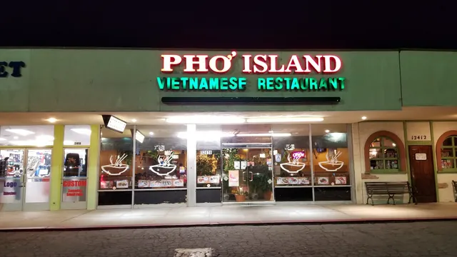 Pho Island