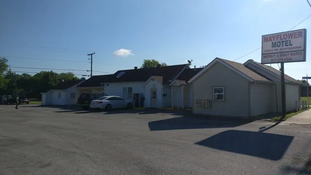 Mayflower Motel