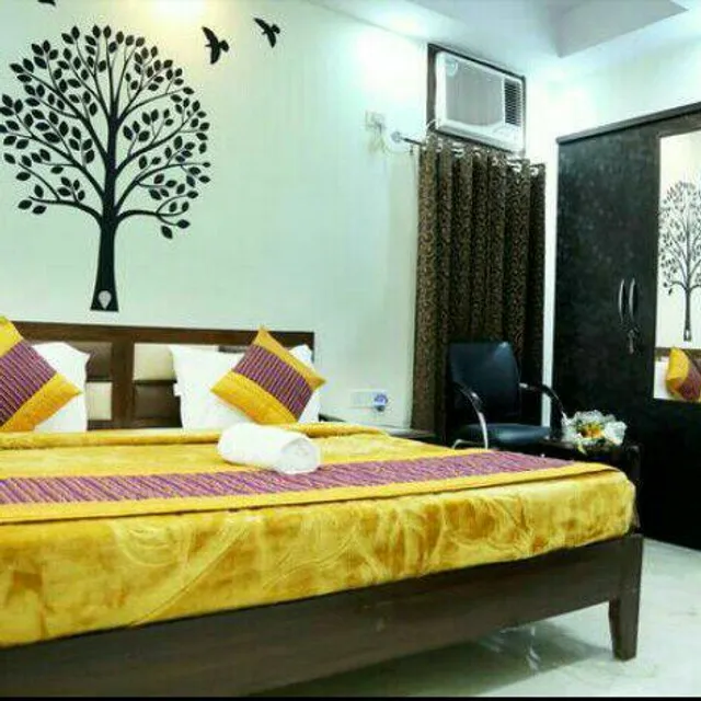 OYO 4882 Hotel Golden Park