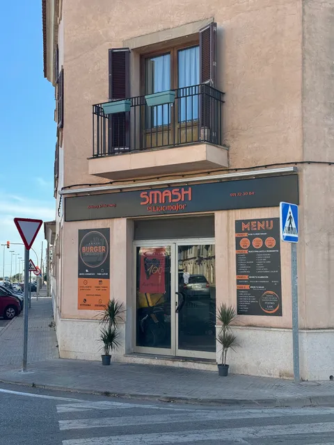 Smash Burger Llucmajor by QUIN DESASTRE