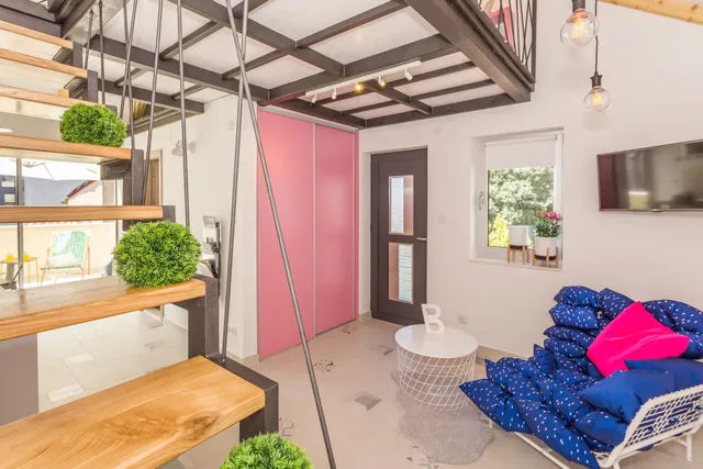 Apartment Shiny Love