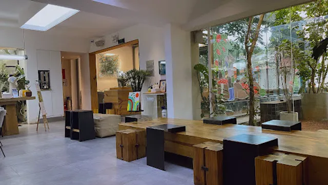 Every Half Coffee Roasters Tu Xuong