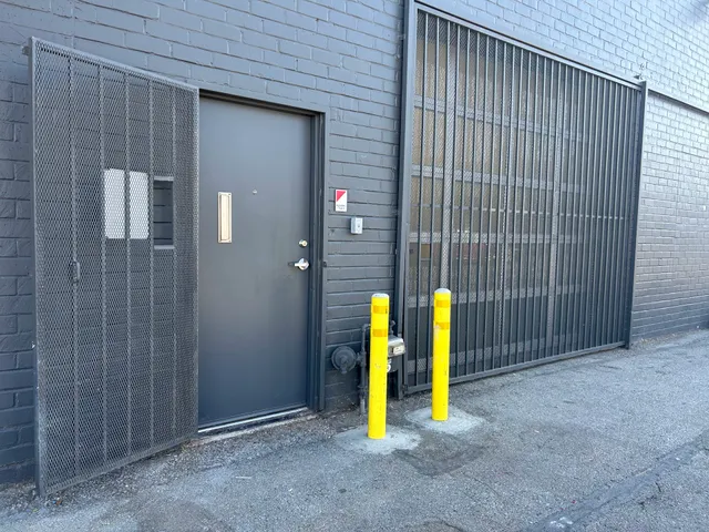 Modern Resale - Luxury Designer Furniture