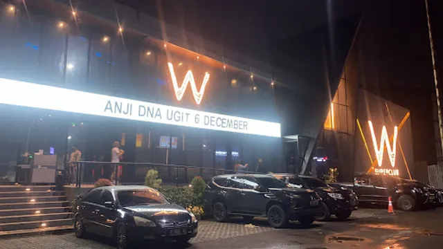 HW Superhouse Bandung