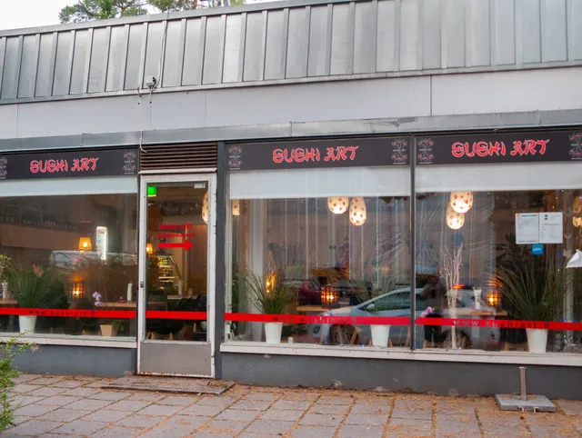 Restaurant LN - Sushi Art (Mäntyviita 6)