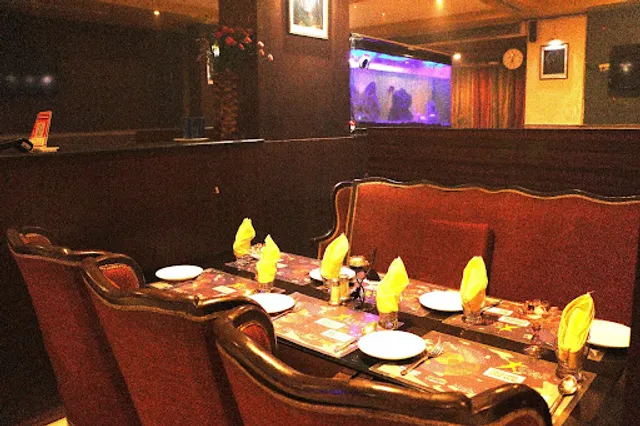 Star Planet family restaurant & bar